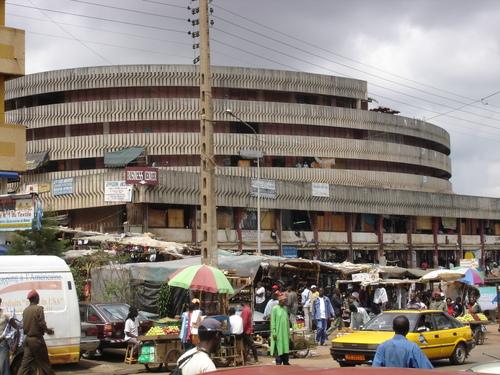 faire ses courses a yaounde   le marche central Faire ses Courses à Yaoundé en 2024 ? Local et international